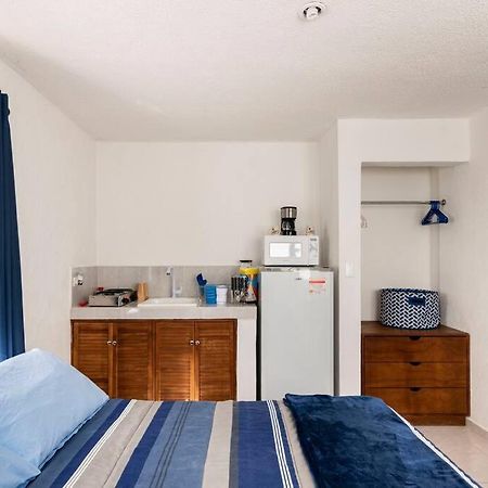 Micro Studio Perfect For Backpackers, Couples, 3 Min Drive To Playa El Nino Cancun Bagian luar foto