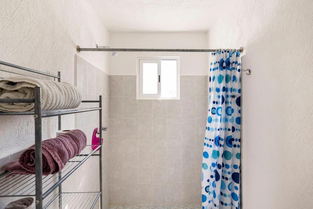 Micro Studio Perfect For Backpackers, Couples, 3 Min Drive To Playa El Nino Cancun Bagian luar foto