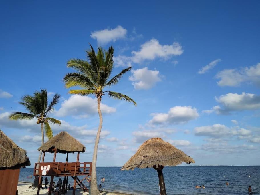 Micro Studio Perfect For Backpackers, Couples, 3 Min Drive To Playa El Nino Cancun Bagian luar foto